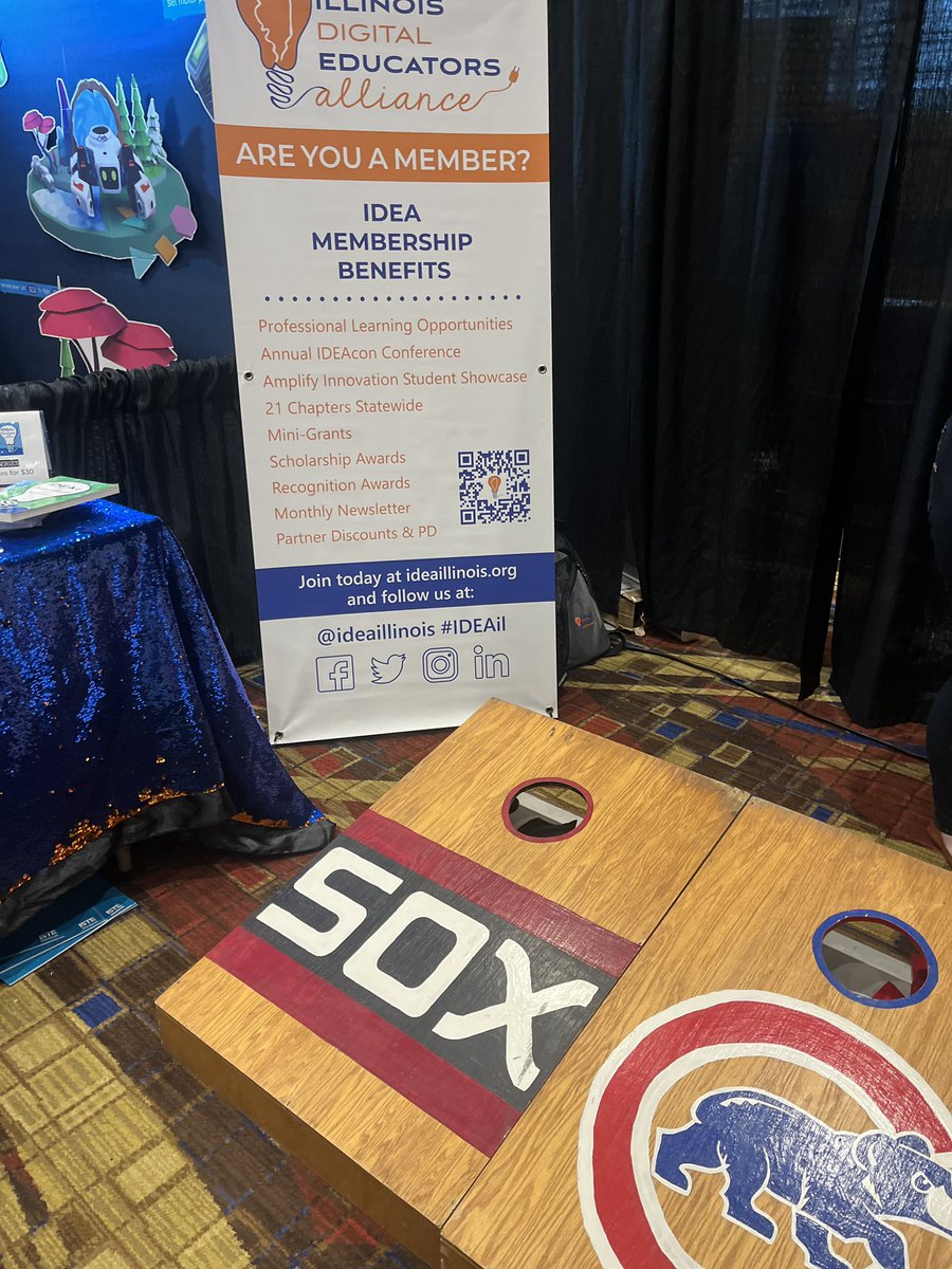 lindsay_zilly's tweet photo. We’re back at booth 429 for day ✌️ of #CSTA2022. If you are an Illinois Educator come get your PDH’s. I’d not, come get a pizza cutter 🍕 #CSTA2022 @ideaillinois https://t.co/h7hWIruiiA