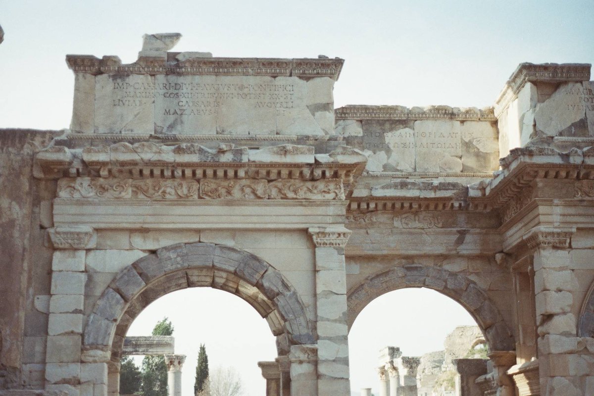 lomography's tweet photo. In this edition of Around the World in Analogue, vanyadayi reflects on the serene yet remarkable spirit of İzmir, Turkey, and shares photos using an expired roll of film.
#analoguephotography #travel #wheninturkey #lomo #film 

https://t.co/J9dXNd1rQF https://t.co/DNChRLgOqU