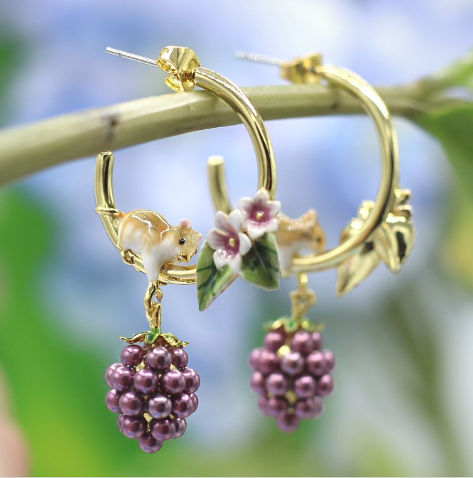 🌿🍇SAVE| 15% this weekend on ALL orders over £50 including the best selling Blackberry and Mouse Collection🐭🌿

billskinnerstudio.com/search?q=black…