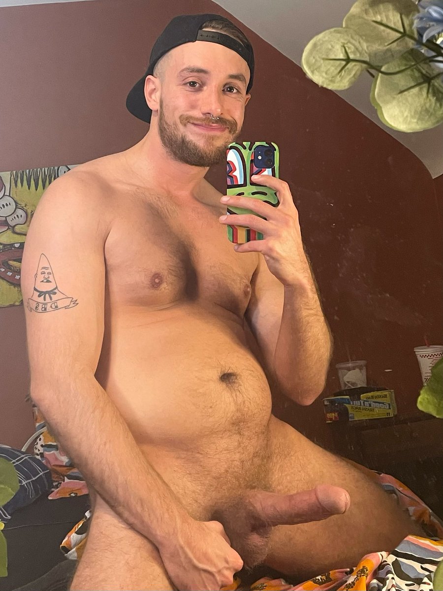 _zaddytony_'s tweet photo. Do we like tops with dad bods ? https://t.co/Krax3Sg5ZS