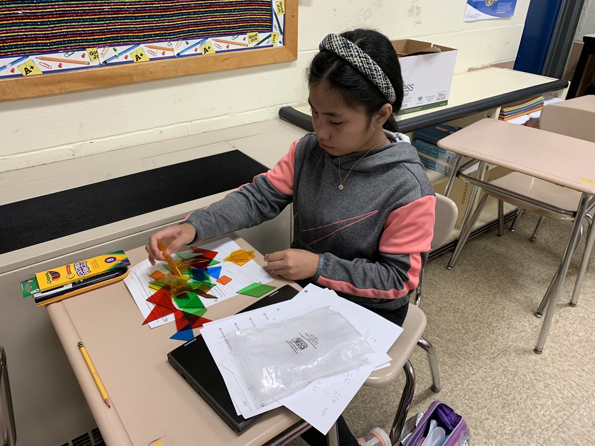 j_eisenberg87's tweet image. #megamath students classify shapes as an introduction to ratios @BCPSMATH @CatonsvilleMS #handsonlearning #supportingthespp