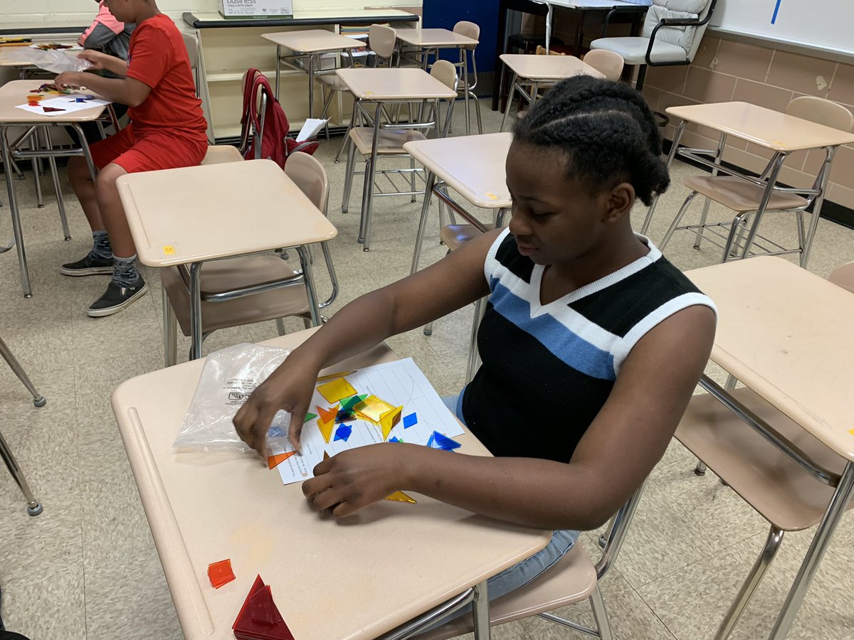 j_eisenberg87's tweet image. #megamath students classify shapes as an introduction to ratios @BCPSMATH @CatonsvilleMS #handsonlearning #supportingthespp