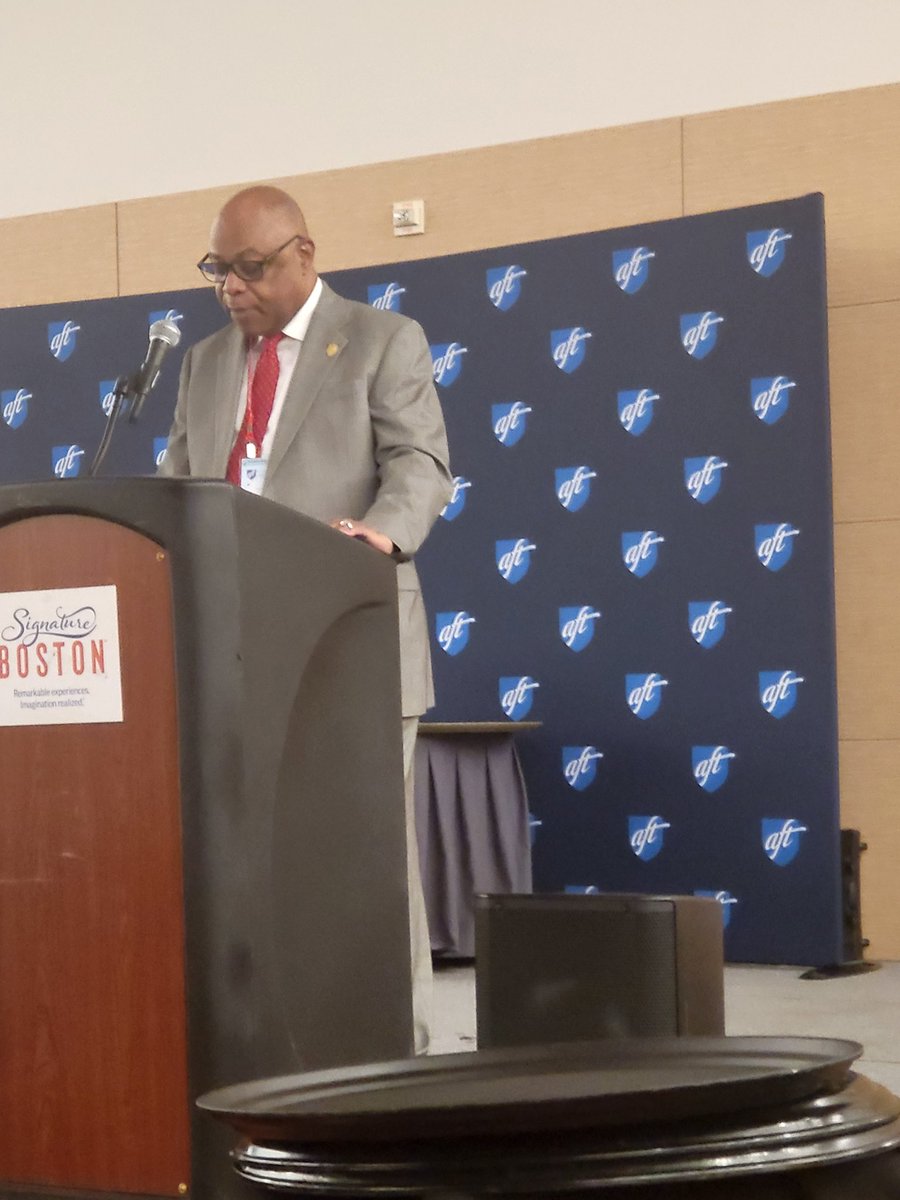 Shellye Davis tweet media