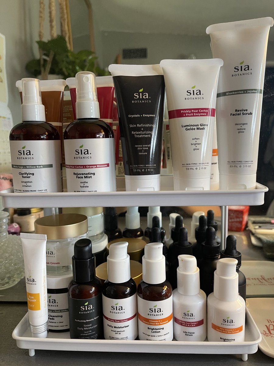 SiaBotanics's tweet photo. Our dream skincare line up😍which of your beloved products do you see here? https://t.co/Sn0u5NX18z