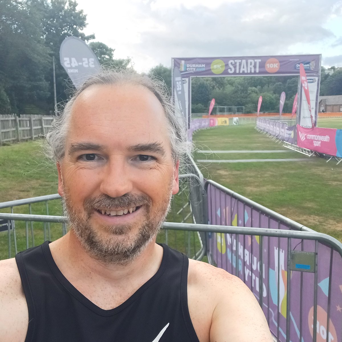 UnicornRunning's tweet photo. It's that time again #StartLineSelfie #DurhamCity10K https://t.co/MwnqEUeRHg