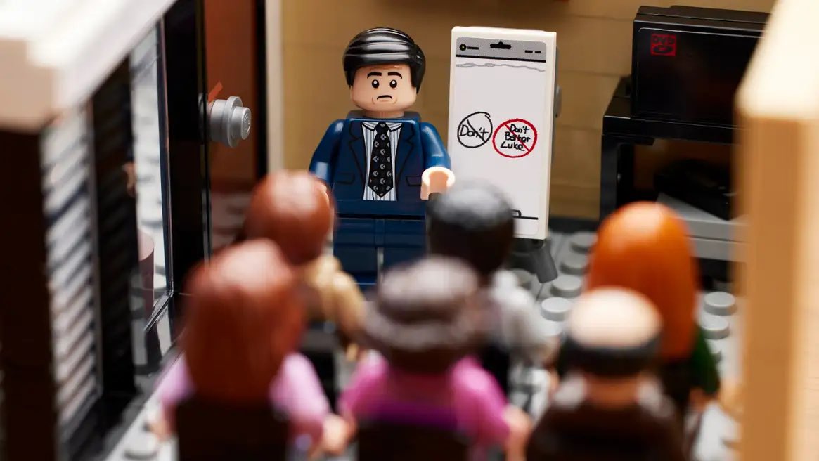 FlumpMX's tweet photo. #LEGO presenta su nuevo set inspirado en una exitosa serie

* Mira a la cámara como en #TheOffice * 👀

https://t.co/BU1GkKEHfn https://t.co/xcZFvCZlDH