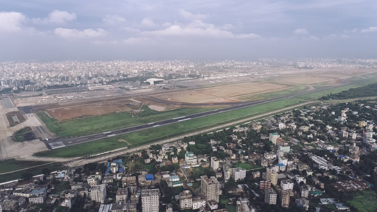 KawsarDxo's tweet photo. RUNWAY🛫 https://t.co/yyUuRUtfvI