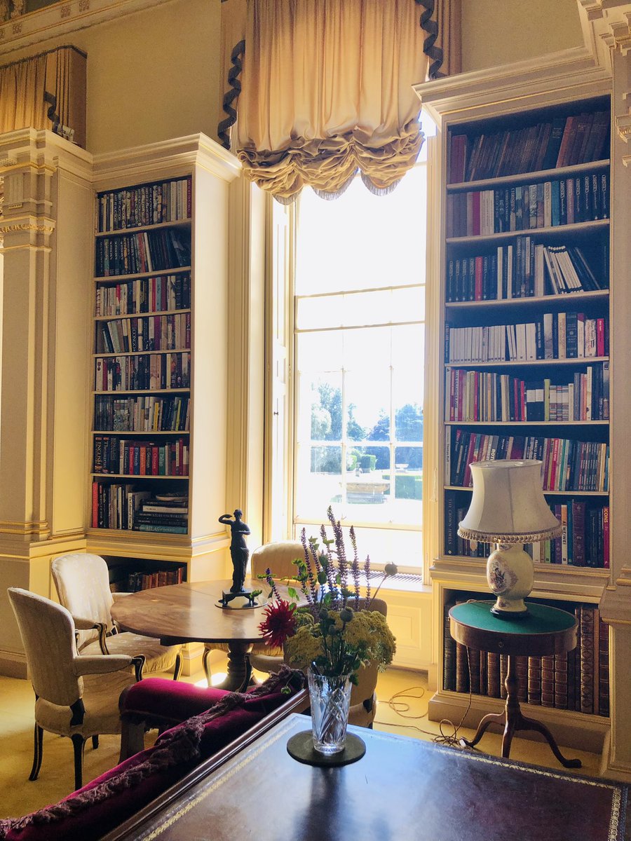 EMSLaurenson's tweet photo. The library at Castle Howard that is still in use by the residing family. #castlehoward #NorthYorkshire #authorlife #libraryenvy https://t.co/z9s5JcCyWv
