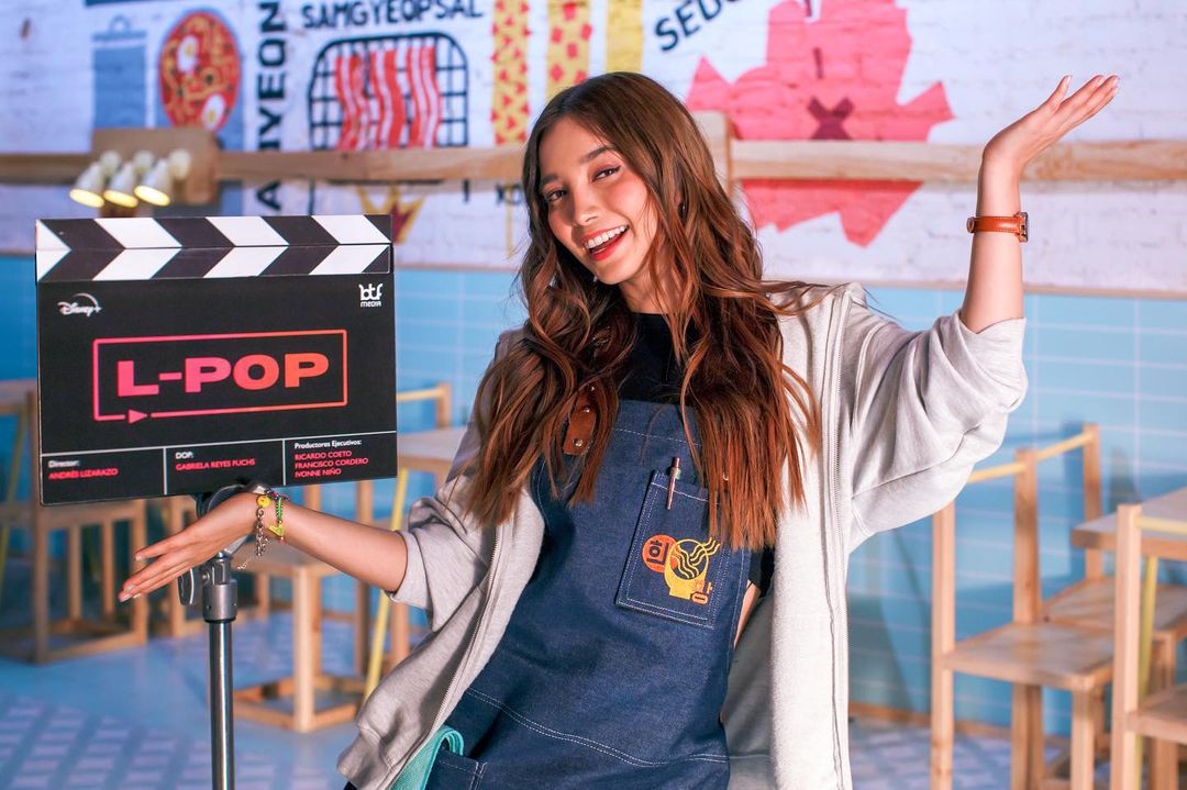 Ya tenemos nombre
Andrea será la protagonista de la nueva serie para Disney Plus L-Pop que estrenará el siguiente año
Su personaje lleva su mismo nombre
La serie tendrá 7 canciones originales de K-Pop
Estamos emocionad@s por verte reina 🥰❤
#Lpop <a href="/andreadealbaram/">Andrea De Alba</a> <a href="/disneyplusla/">Disney+ Latinoamérica</a>