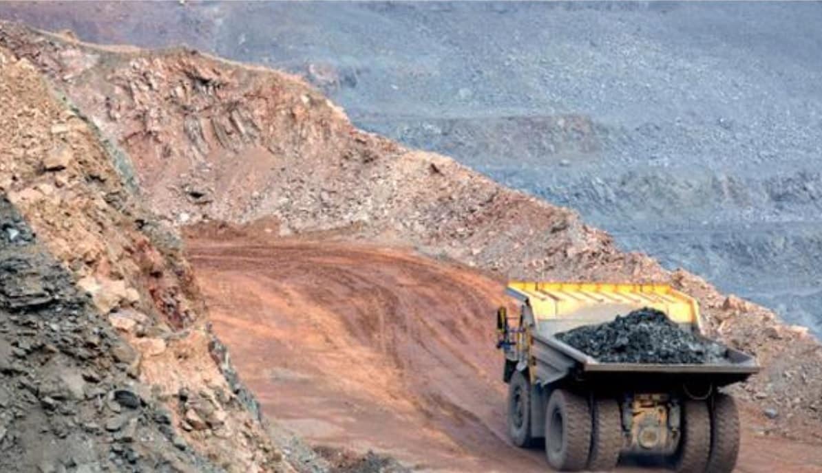 rumbominero's tweet photo. #MineríaPerú 🇵🇪
Se requirió una estabilización posterior al deslizamiento de tierra realizada en marzo último en #ElBrocal, ubicado en #Pasco. Su #producción en el segundo trimestre del año, fue estable a razón de 8,000 tpd.

#RumboMinero #AmericaMining
https://t.co/A3gDEJ90qr https://t.co/AYiT7MrQlo