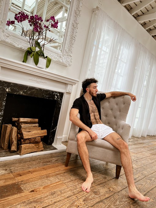 Day 1 of Exxxotica is upon us! I'll be there all weekend, don't be shy come say hello!! https://t.co