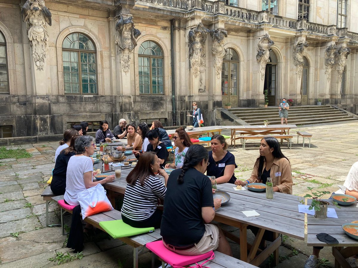 Between panels and discussions, we have been continuing our conversations in the courtyard of the Japanisches Palais over meals and drinks from the museum’s “zero-waste” cafe, which gets much of its ingredients from the museum garden!