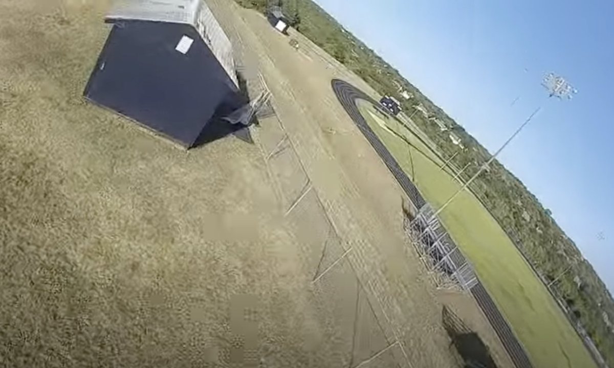 readysetdrone's tweet photo. One pack flight with the @RotorRiot solderless FPV build. https://t.co/UsddczAURl #JustFly #TexRex #FPV https://t.co/pRkLgvnAMt