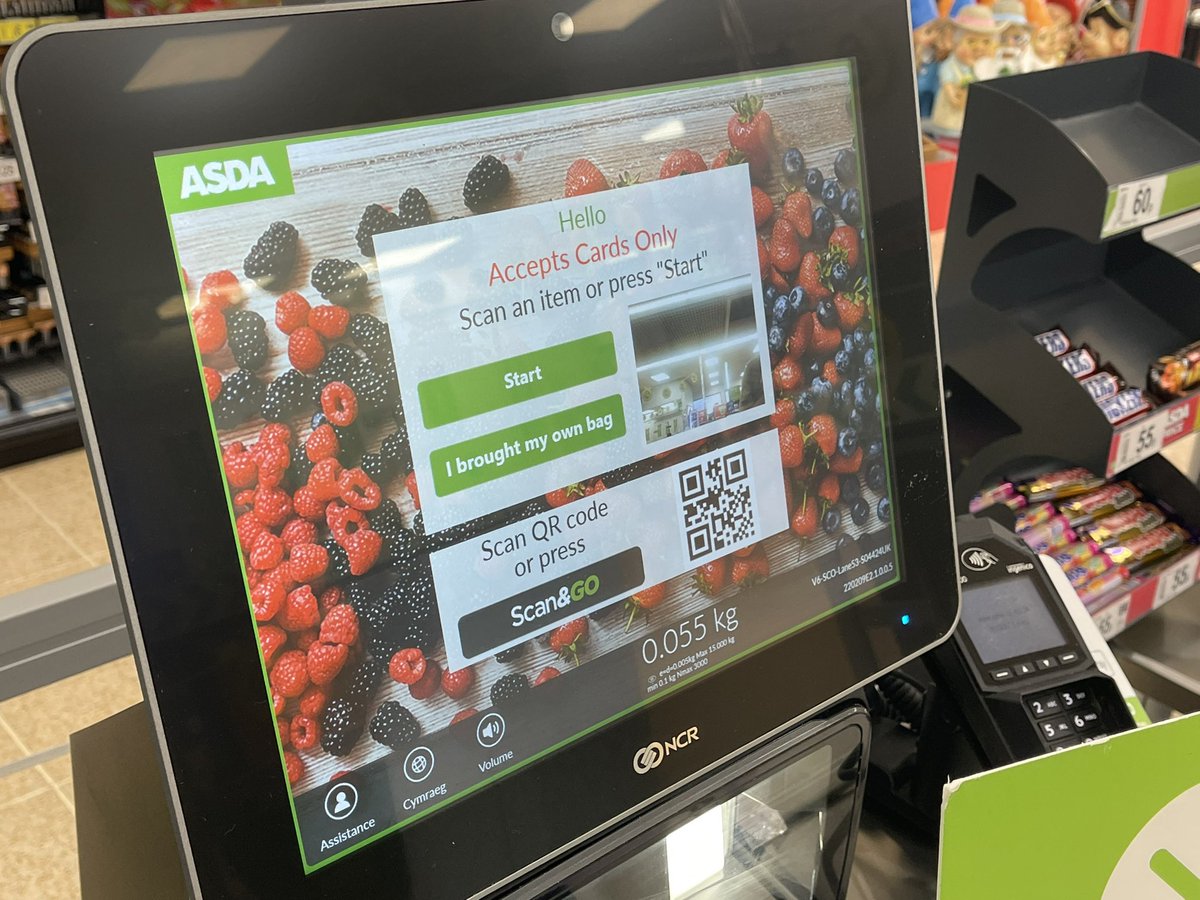 rsmck's tweet photo. @asda @AsdaServiceTeam it appears these self checkout machines are capturing images of your customers? There’s no privacy notice displayed, or option to object to processing this data? https://t.co/vdvAqkqUfI
