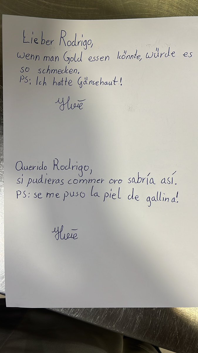 🇩🇪 poco más que añadir que la felicidad de una niña con sus padres que hoy ha entrado en la cocina y me ha entregado esto ❤️❤️ #feliz #equipo
