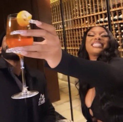 Jinkx having 5 wins and 4 stars makes total sense there in it to win it and I’m here for it #AllStars7