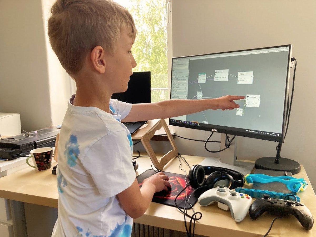 Calveit's tweet photo. A few months ago my son had an idea to create a game based on the Grizzy and the Lemmings series. We made a paper prototype, learned some visual scripting and implemented the game in Unity. Today we added a local co-op mode with 4 hand-drawn characters. https://t.co/WyEO8hXEN4