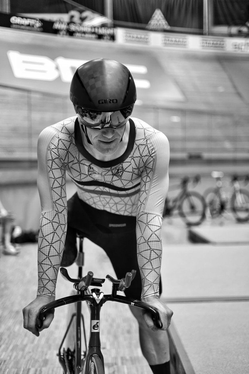 UCI_paracycling's tweet image. 🚨 2x @TISSOT UCI Hour Record attempts 

Tomorrow Griet Hoet &amp;amp; Anneleen Monsieur (pilot) followed by Ewoud Vromant will be attempting to go as fast as possible in 60 minutes 🕒

#UCIHourRecord