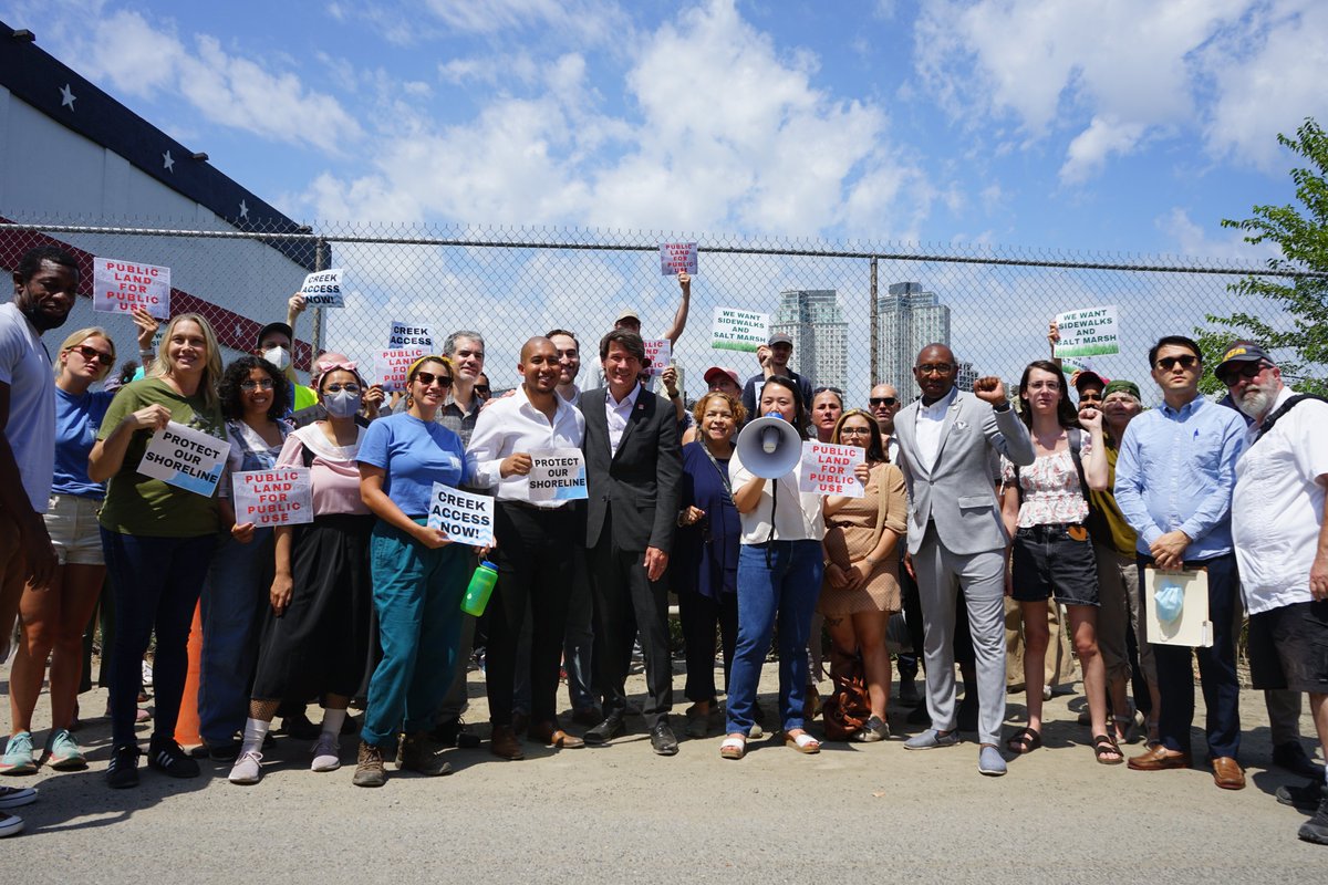 Today, I stood with <a href="/NewtownCreek/">Newtown Creek Alliance</a> in Dutch Kills to call on our city agencies to invest in our crumbling and derelict shoreline.

Our western Queens communities deserve a safe and restored waterfront that families can enjoy, and we'll work together to make it happen.