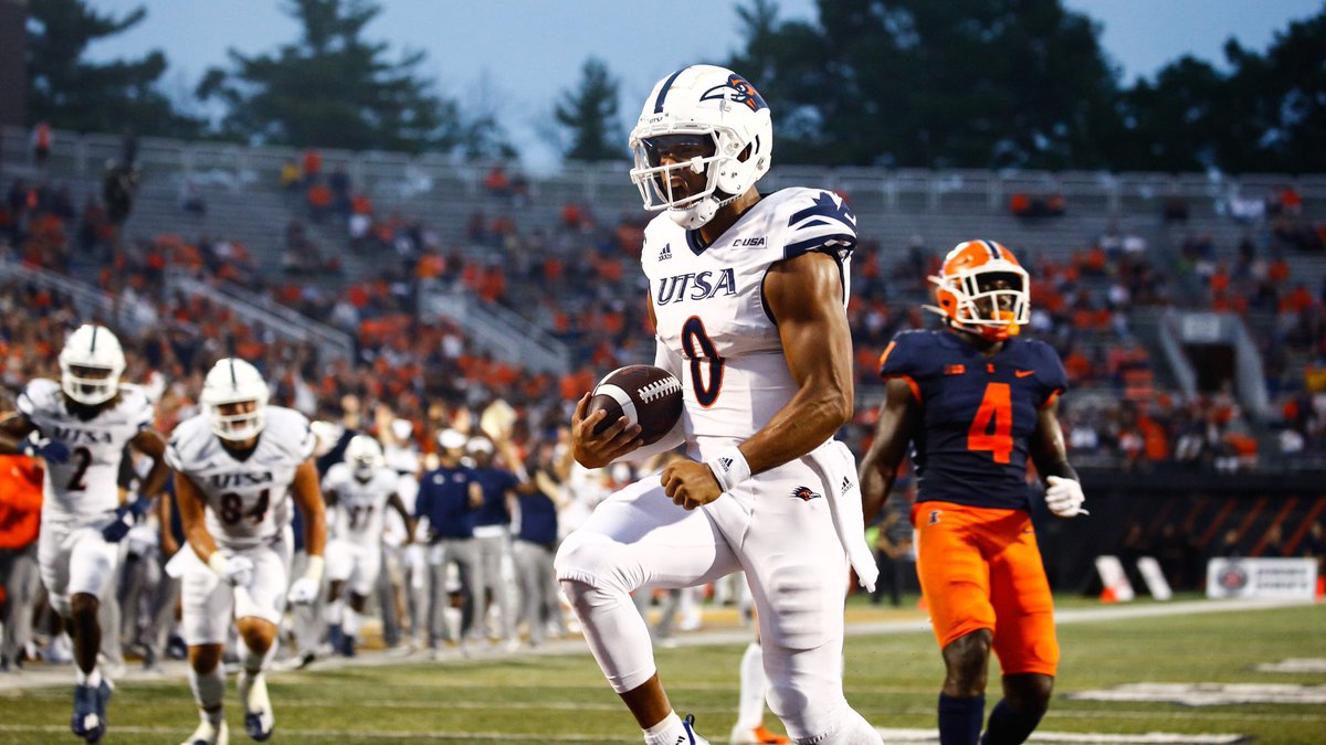 jessecan2's tweet photo. Less than 50 days! @UTSAFTBL #utsatailgate #tailgate #tailgating #rowdybynature #respectthepecker #birdsup #peckingcrew #210triangleoftoughness #defendthedome #rememberthealamodome @thefrankharris https://t.co/g1XyuwEh2A