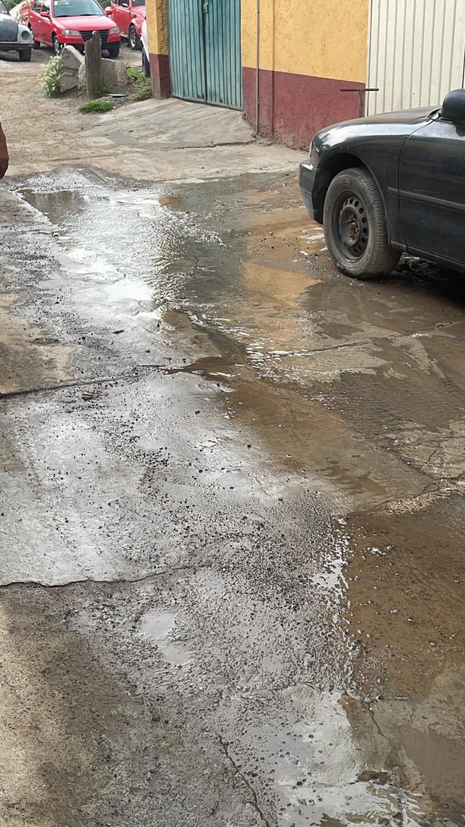 modulo_Claudia's tweet photo. #SeReporta fuga de agua en el domicilio ubicado en la calle Argentina Mz 2, Lt. 3 , Col. Lomas de Puerta Grande (Piritas). Se solicita apoyo urgente para evitar desperdicio de agua que está escurriendo sobre la Avenida Piritas.@SacmexCDMX @AlcaldiaAO https://t.co/obVkelAlZA