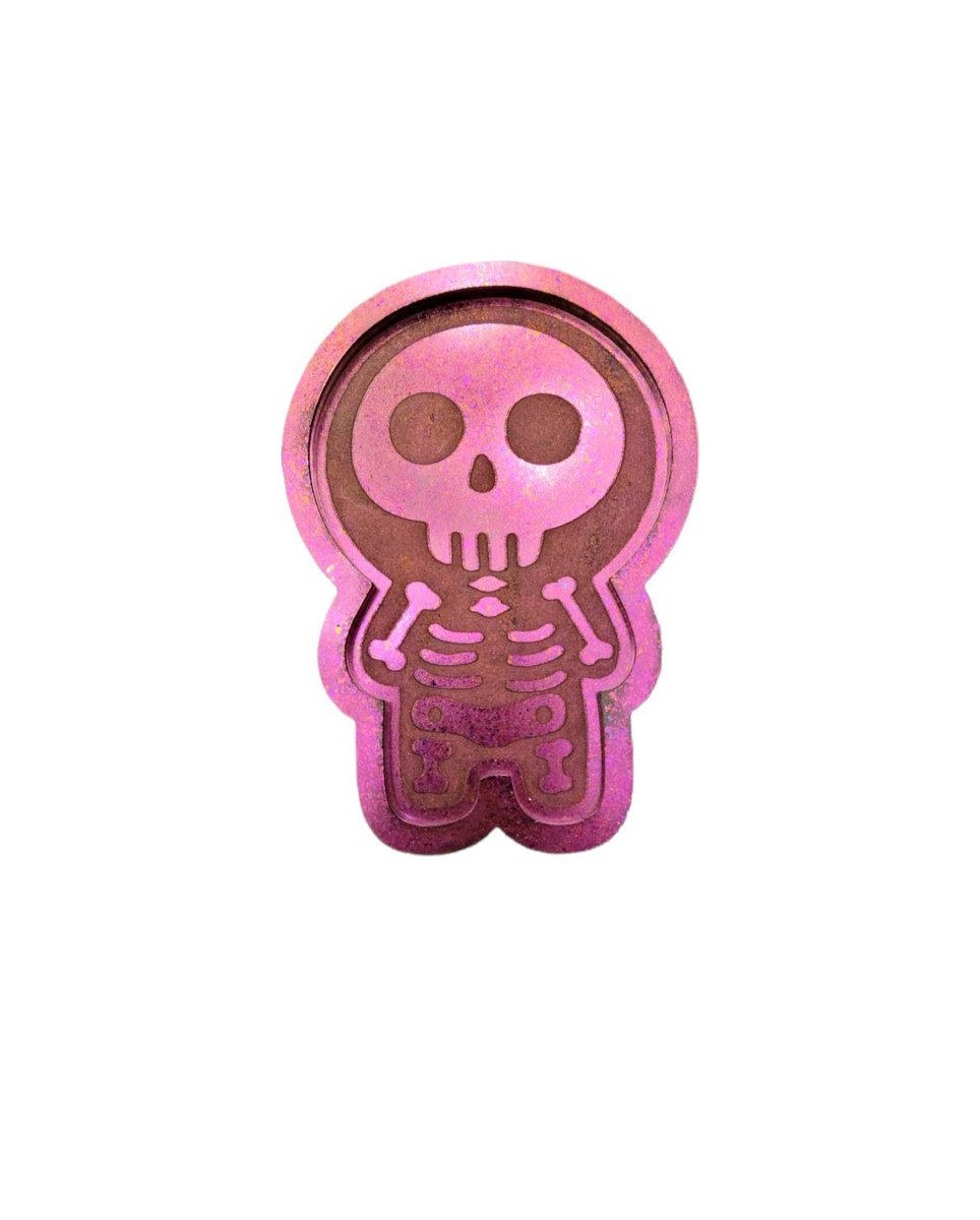 ShivelyCreates's tweet photo. Cute Xray Resin Tray | Cute Spooky Decor | Cute Halloween Tray | Halloween Decor | Dark Aesthetic |  #cutespookytray #halloweendecor #darkaesthetic #resintray #spookydecor #giftforemokid #giftforher #halloweenstuff #cutespookydecor https://t.co/g5m7hu9NoW https://t.co/qXYcFltEmG