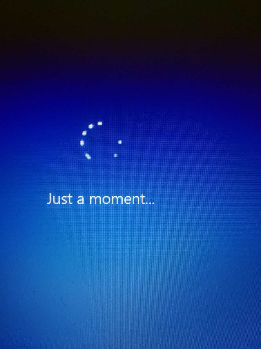 KarmKinetic's tweet photo. I was re-installing #windows10 today.
"Just a moment" dikha dikha k 4 ghante le liye😢 https://t.co/Dh6CBG2z5u