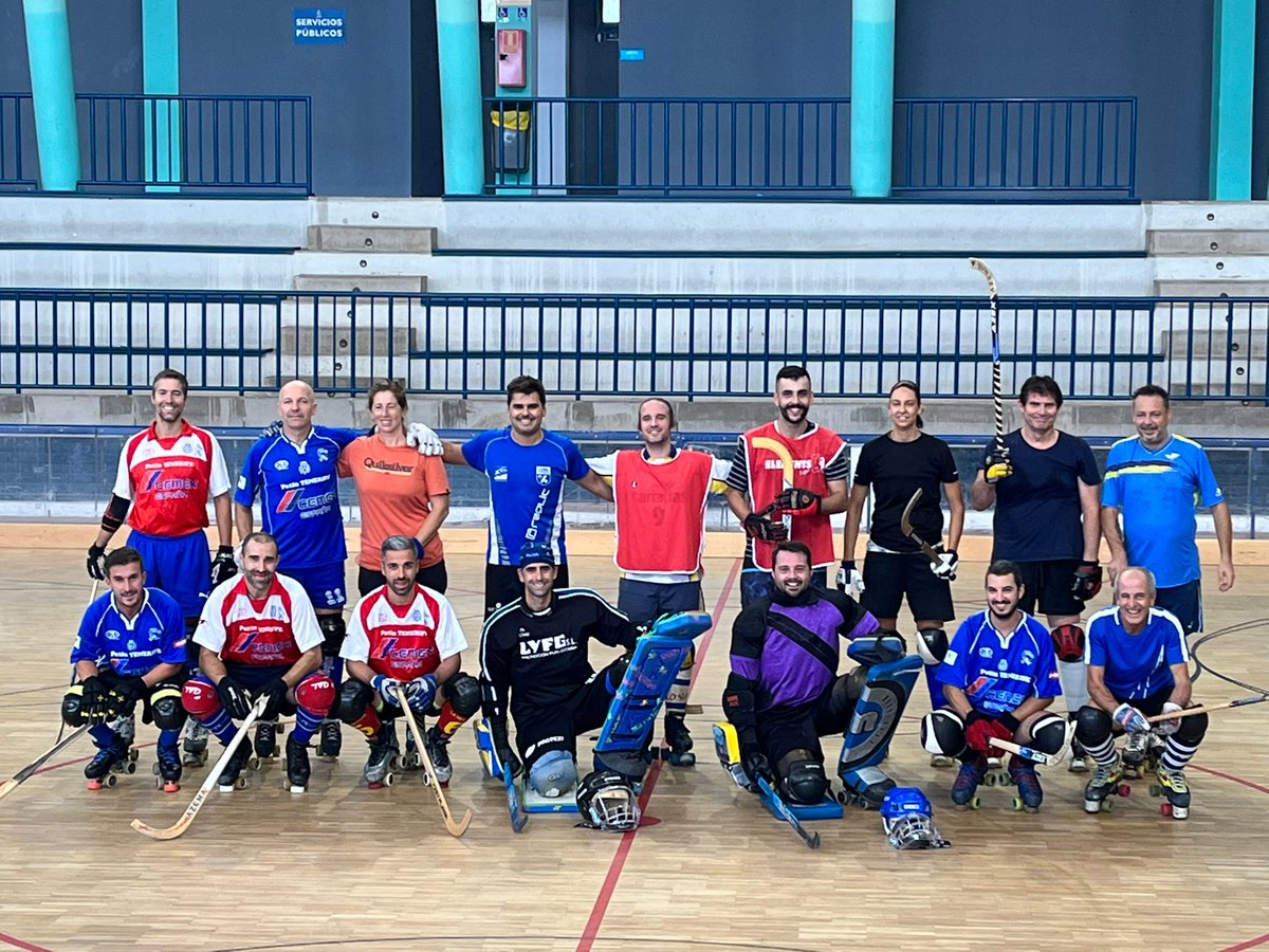 xocdestics's tweet photo. 🏑 Reencuentro de los campeones de la #copaCERS 2008, CP Tenerife y otros ex-jugadores que se resisten a la desaparición del hockey en la isla
Ahí tenemos a @xixicreus, @xcosta66, @LucioMarrone , David Ferro, Dani Salas, Lorena Lococo, etc https://t.co/Jracuth1lI