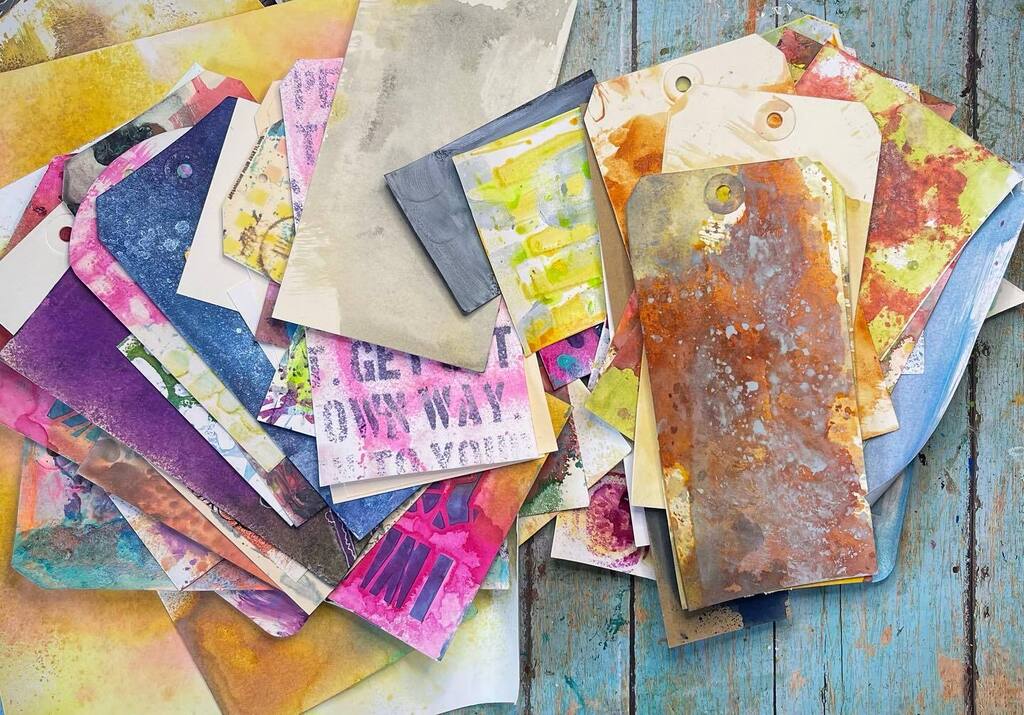 BearseKaren's tweet photo. Luscious pile of inky nummyness from watching @tim_holtz @dinawakley videos. Time to make something out of them!! Stay tuned… #timholtz #dinawakleymedia #timholtzdemo #stampersanonymous #makingephemera #junkjournal #stencils #rangerink #inkygoodness … https://t.co/xuY86aZghx https://t.co/J3rIALNNKE