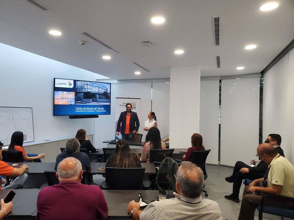 Nuestro Director Ejecutivo <a href="/prdiract/">Dr. Edwin E. González Montalvo</a> en celebración de la Semana de la Transportación visitó junto a los empleados de la <a href="/actprgov/">Autoridad de Carreteras y Transportación (ACT)</a> el Centro de Manejo de Tránsito de la ACT <a href="/fortalezapr/">Puerto Rico Governor's Office</a>