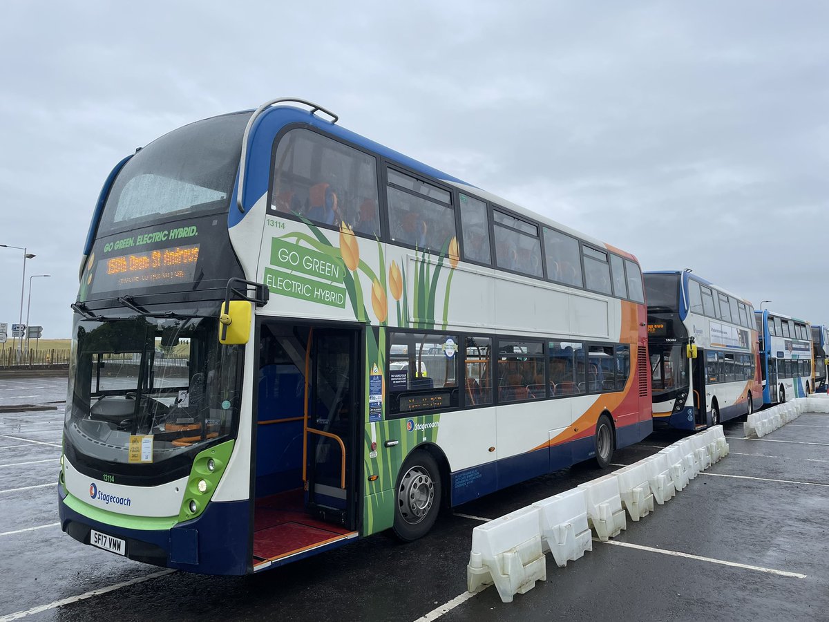 Early alarm call this morning assisting our friends <a href="/StagecoachEScot/">Stagecoach East Scot</a> with the P&amp;R services from Leuchars station for <a href="/TheOpen/">The Open</a> at #StAndrews. Good to see the spectators having a good time and braving the early morning rain to be rewarded with the sun this afternoon! 🏌️‍♀️⛳.