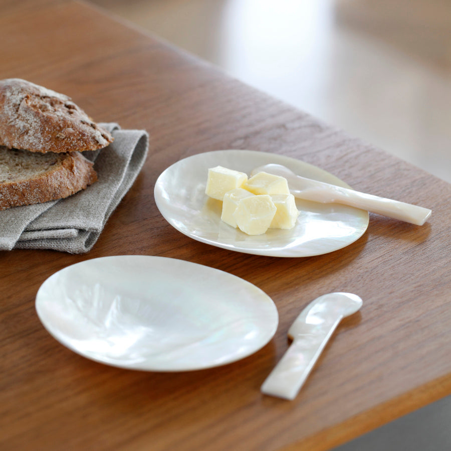 BraybrookBrit's tweet photo. Get it now! South Sea Pearl Butter or Caviar Dish &amp; Knife selling at £75.00
by Braybrook &amp; Britten
https://t.co/KvKpRFY8Vg
☝️ Get it now! ☝️ https://t.co/uKM6jtd8W3