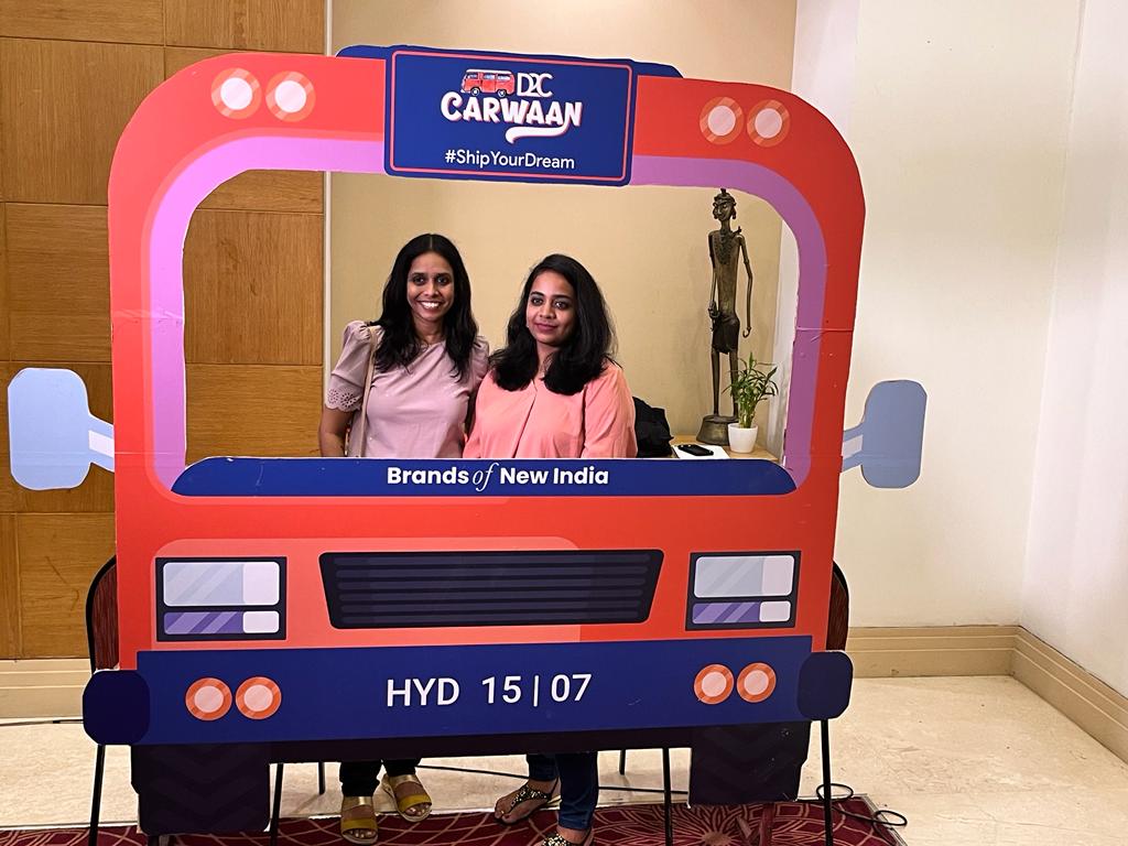 ShiprocketIndia's tweet photo. And it's a wrap! Thank you Hyderabad for being so 'Kiraak' 🙏😅 It was such a crazy #D2C vibe 💫

Stay tuned to @YSBrandsOfIndia presents  #D2CCarwaan powered by @ShiprocketIndia. There is a lot more to come! 💥

#ShipYourDream 

#brandsofnewIndia #d2c #d2cbrands #d2cindia https://t.co/lgdZ1xoPzZ