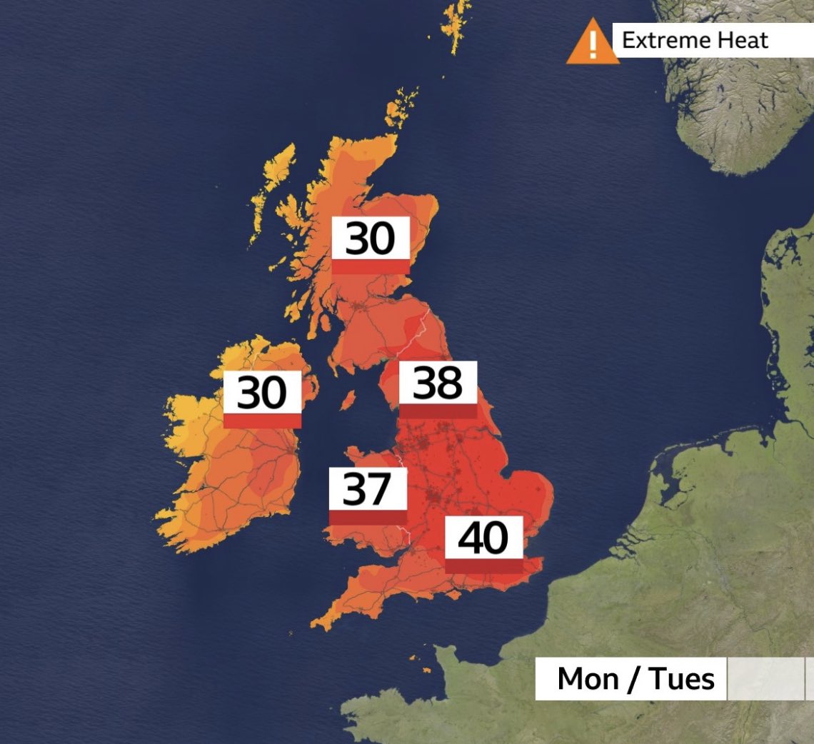 mookentooken's tweet photo. France is looking nice and cool still

 @metoffice #UKHeatwave https://t.co/HljlqxINrH