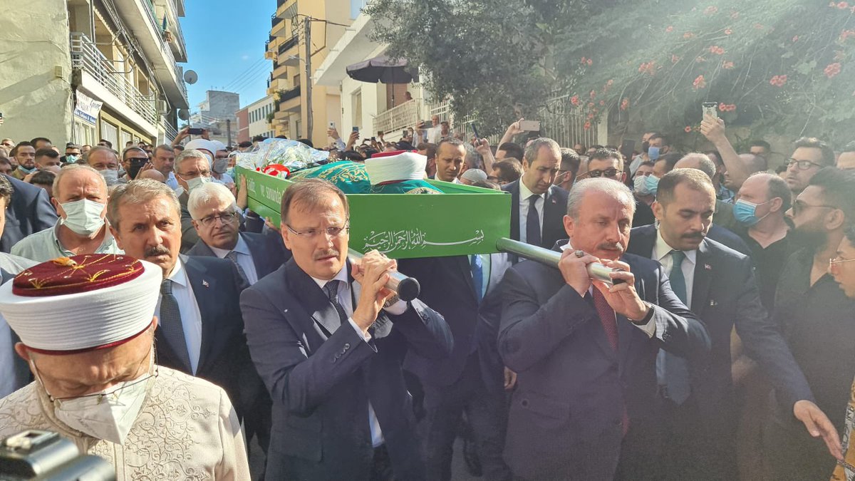 Hakan_cavusoglu's tweet photo. Ahirete irtihal eden Batı Trakya İskeçe Seçilmiş Müftümüz, kıymetli Ahmet Mete Hocamızı, TBMM Başkanımız Sn @MustafaSentop’un katılımıyla hemşehrilerimizle birlikte ebediyete uğurladık. Makamı âli olsun. Soydaşlarımıza sabr-ı cemil niyaz ederim. https://t.co/LIg30Uduyy