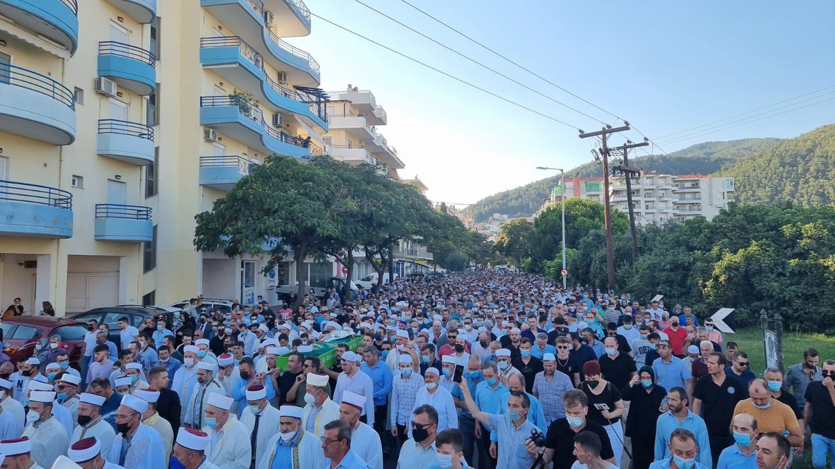 Hakan_cavusoglu's tweet photo. Ahirete irtihal eden Batı Trakya İskeçe Seçilmiş Müftümüz, kıymetli Ahmet Mete Hocamızı, TBMM Başkanımız Sn @MustafaSentop’un katılımıyla hemşehrilerimizle birlikte ebediyete uğurladık. Makamı âli olsun. Soydaşlarımıza sabr-ı cemil niyaz ederim. https://t.co/LIg30Uduyy