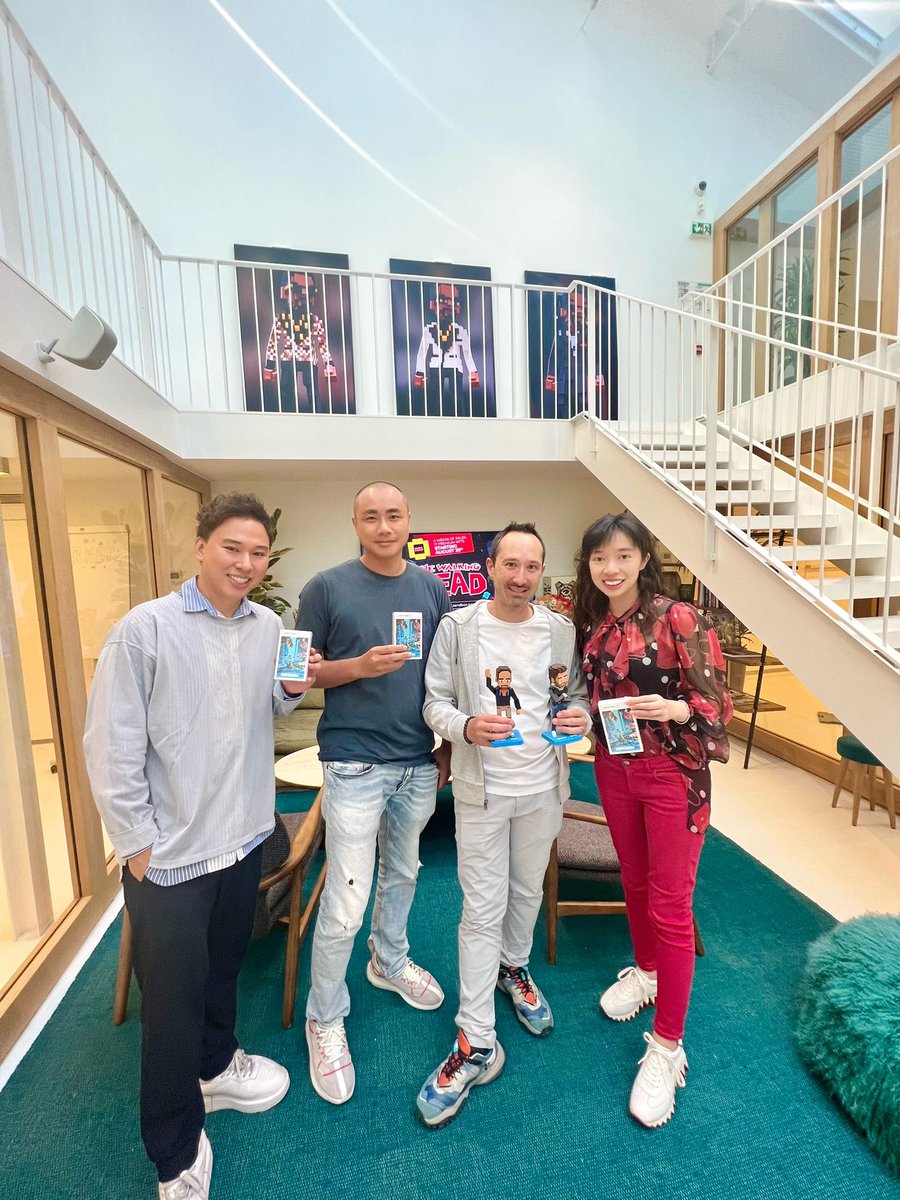 PANGUKENAL's tweet photo. Finally meeting @borgetsebastien IRL! We prepared a little gift for Sebastien and @arthurmadrid, hope you both like them! Gorg office btw!!
@TheSandboxGame https://t.co/ggtov9Vcai