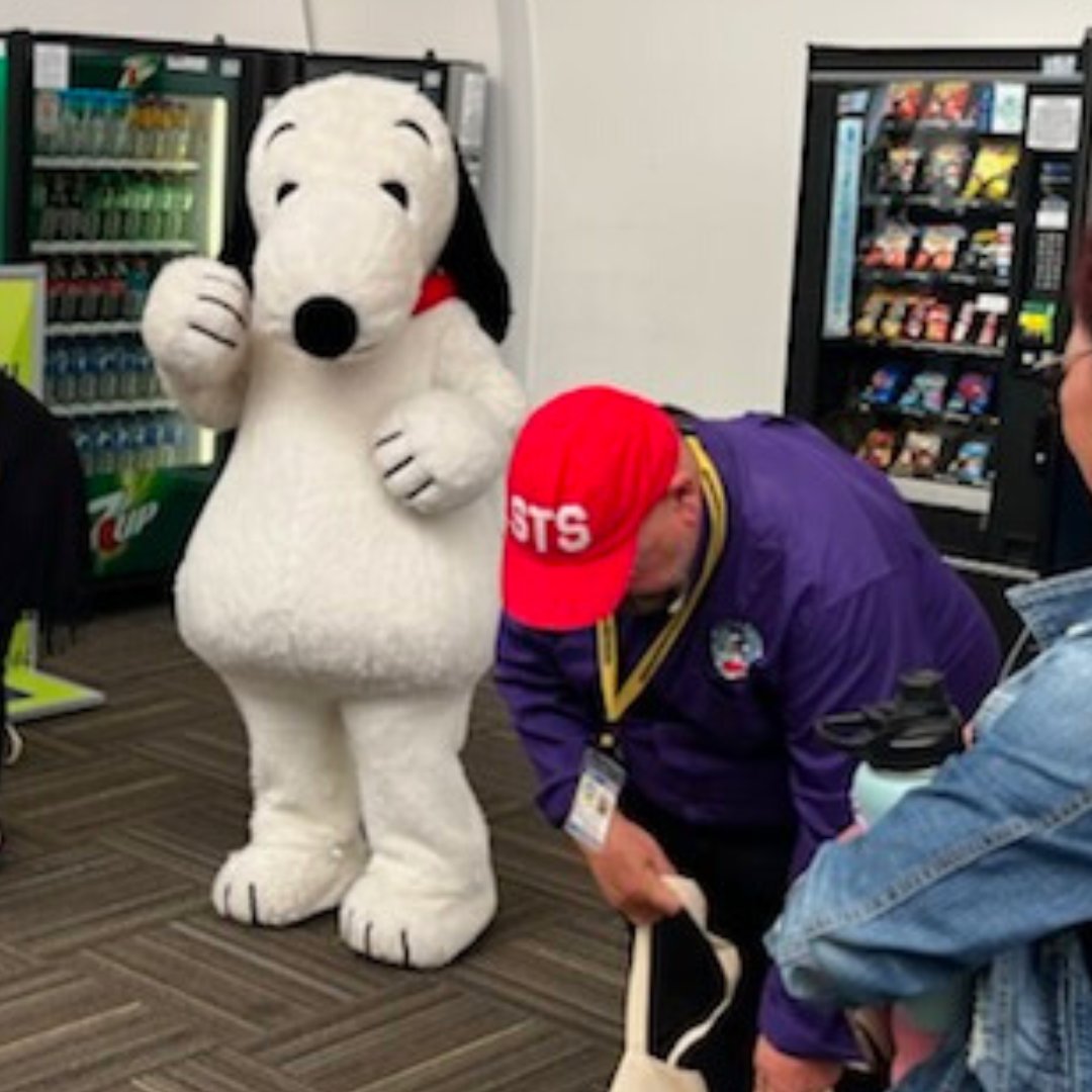 Yesterday we had a fabulous inaugural flight between Santa Rosa and Reno! Snoopy came to greet passengers ✈️ #sonomacounty #renotahoe #adventureawaits