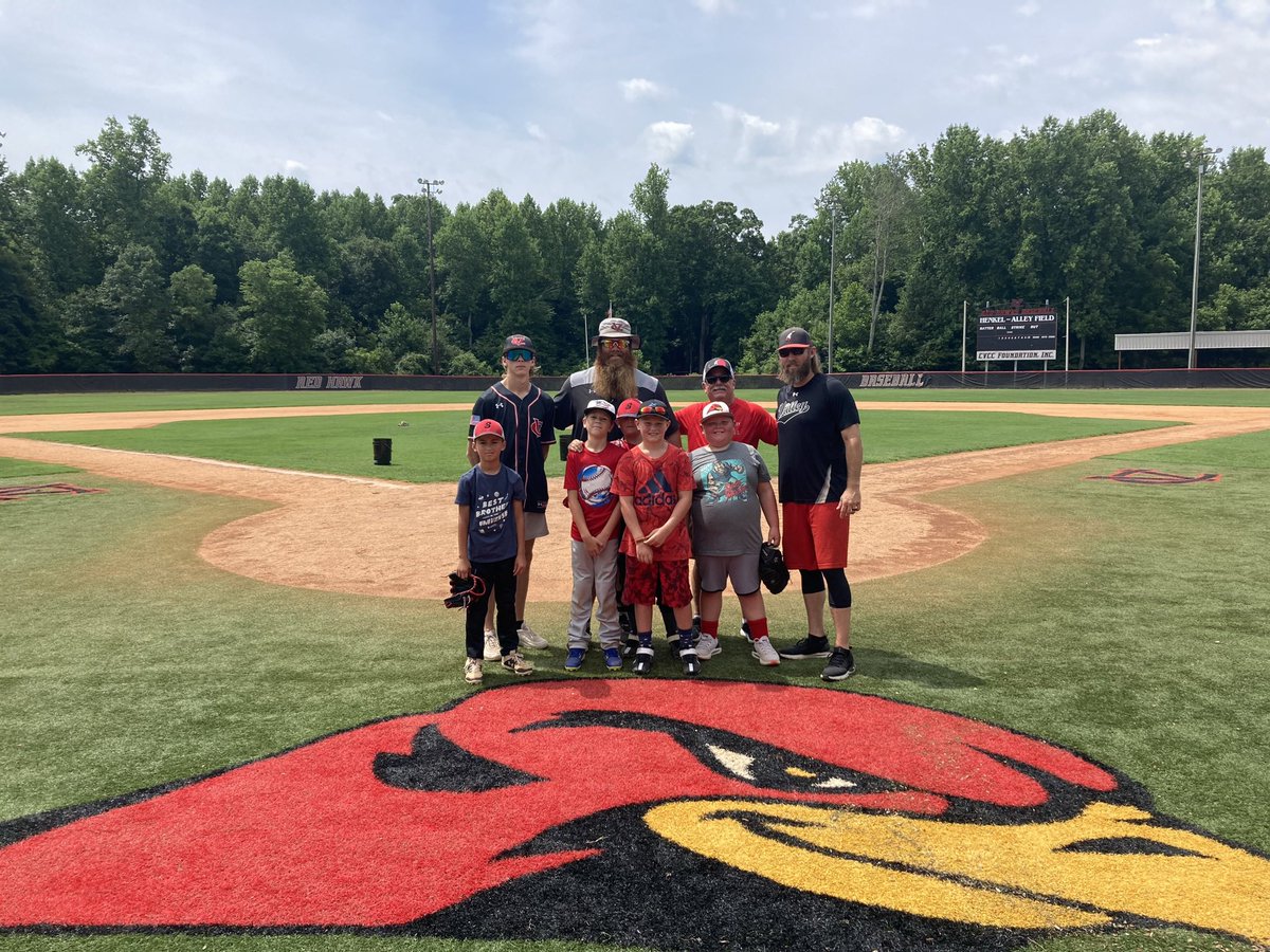 MarshallMcD22's tweet photo. Kids clinic was a success! Make sure you stay up to date with future camps! We love giving back to the community. #HKYbaseball https://t.co/XKNep8DdRr