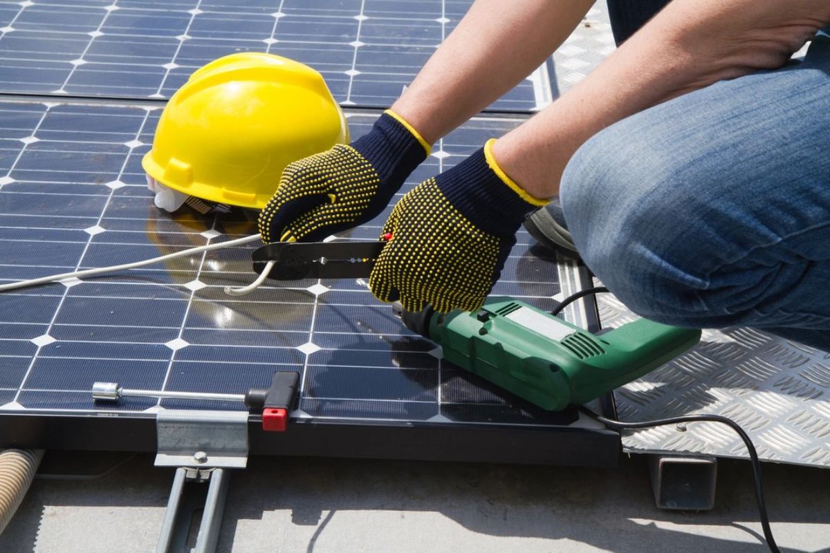 AztecRenewable's tweet photo. Whether it be an installation, repair, or replacement, our expert team will build you a high-quality and long-lasting solar-powered roof. https://t.co/YtCMpgmNyg