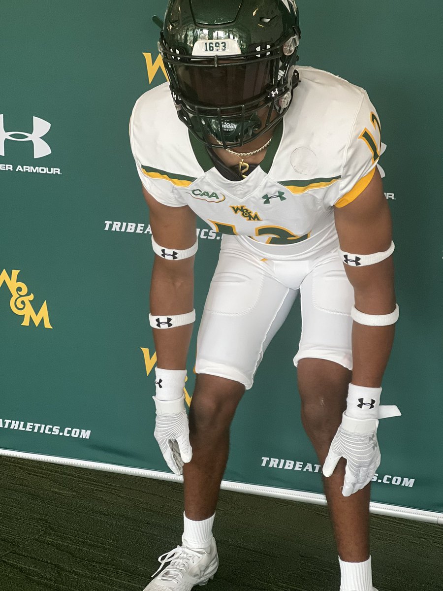 rjjturnerrr's tweet photo. Had a great visit at William and Mary today💚💛!! @BoRevell @CoachP_Irish90 @CoachDowl @DLRunStoppers @WMTribeFootball @FootballJmhs @JMHS_Athletics https://t.co/8fURZL4feh