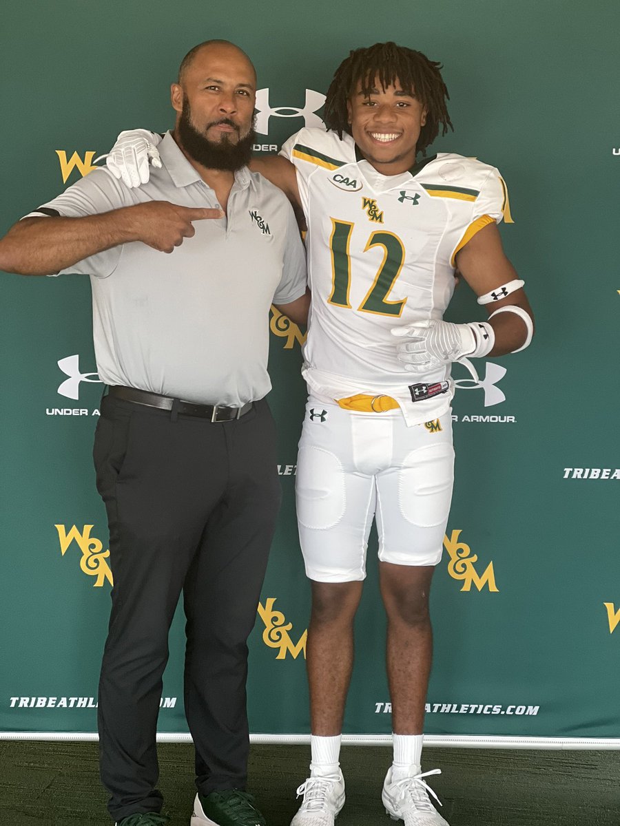rjjturnerrr's tweet photo. Had a great visit at William and Mary today💚💛!! @BoRevell @CoachP_Irish90 @CoachDowl @DLRunStoppers @WMTribeFootball @FootballJmhs @JMHS_Athletics https://t.co/8fURZL4feh