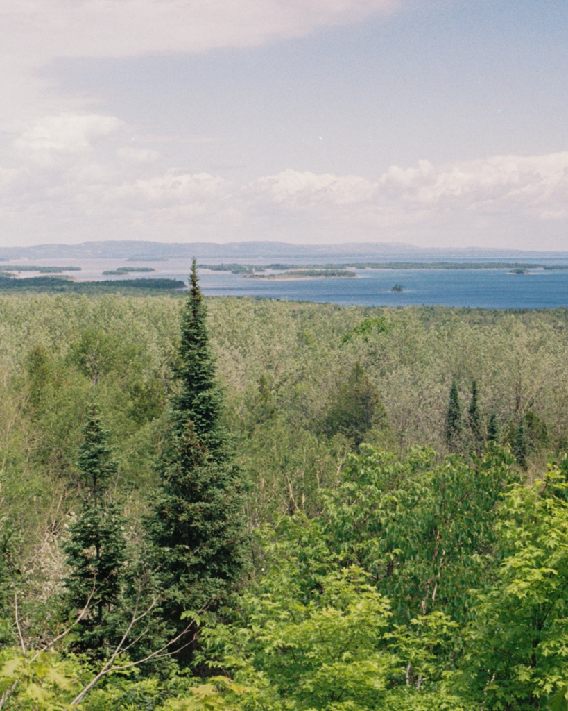 Manitoulin on Film | Part III
📷️ Canon AE-1
🎞️ Kodak Pro Image 100

#35mm | DiscoverON