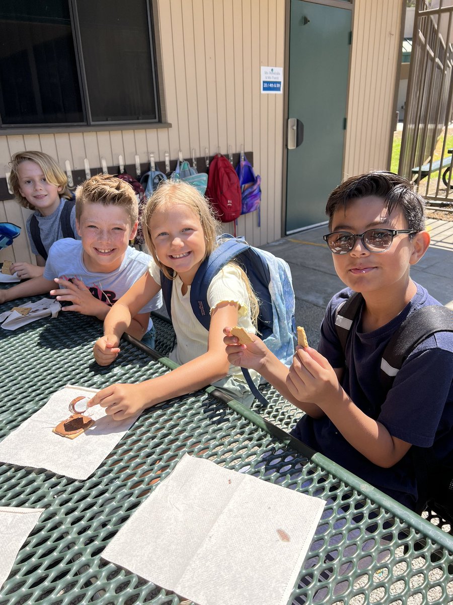 b_applegate's tweet photo. Solar oven s’mores at Camp Cajon! The perfect Friday treat!☀️🍫@AvocadoGators @CajonValleyUSD @RanchoWallc https://t.co/zFeHokhMAD
