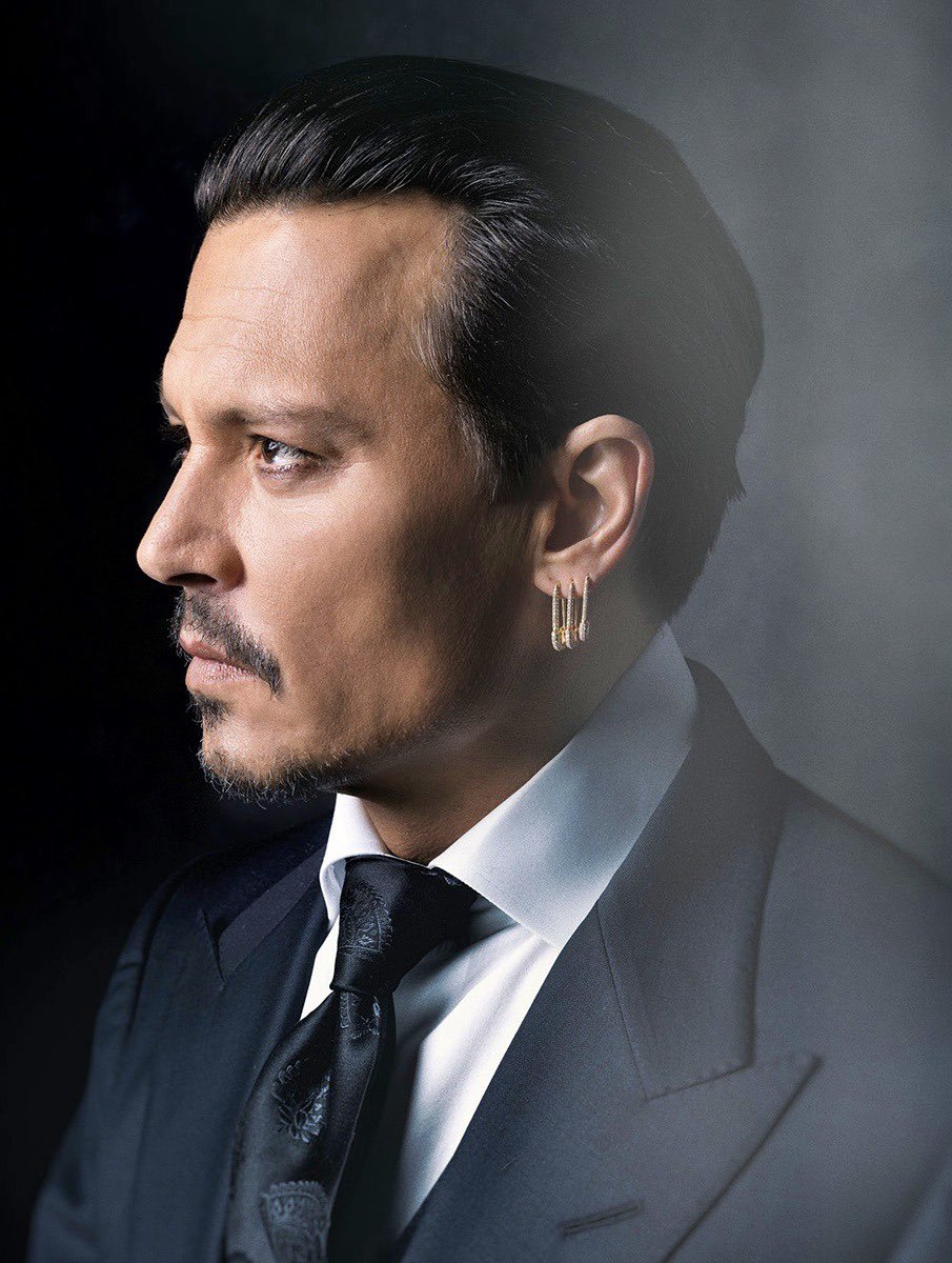 deppbings's tweet photo. ladies and gentlemen: johnny depp 🖤 https://t.co/ihYwTWC8vM