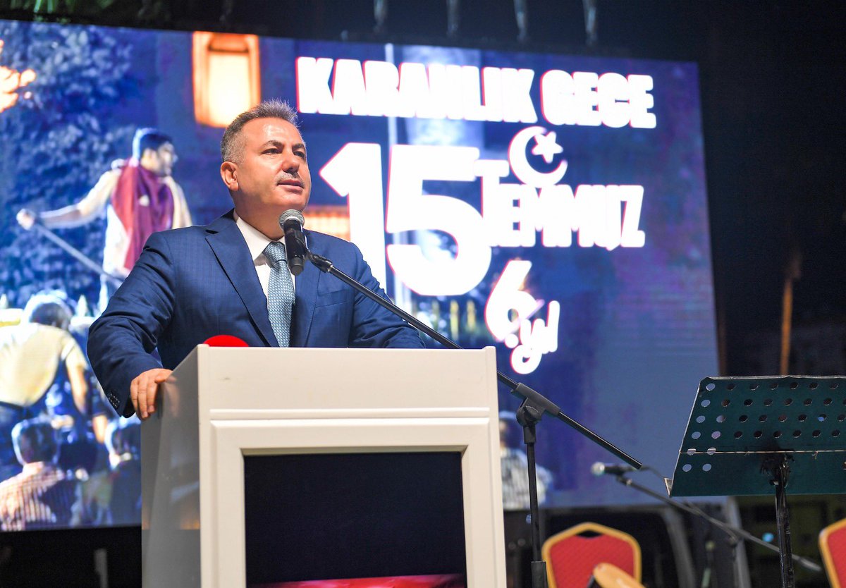 drsuleymanelban's tweet photo. #15Temmuz; birlik ve bütünlüğümüze kast etmeye çalışan hain odaklara karşı kazandığımız dünyada eşi benzeri görülmemiş bir demokrasi mücadelesidir. 
Zaferle sonuçlanan mücadelemizi anmak, sahip olduğumuz bu milli ruhu geleceğe taşımak üzere İstasyon Meydanı’ndayız. #TürkiyeAşkına https://t.co/RQrFp951SD