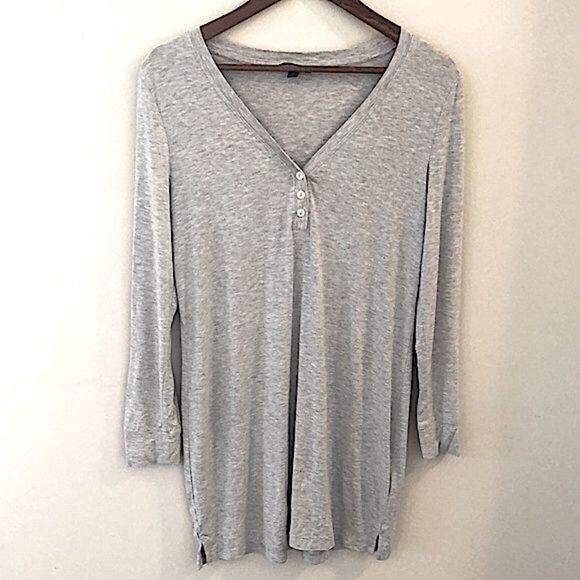 KnitterDawn's tweet photo. So good I had to share! Check out all the items I'm loving on @Poshmarkapp from @julieclong1 @AmberHanna88 #poshmark #fashion #style #shopmycloset #charlotterusse #honeybelle #bananarepublic: https://t.co/b52B9G45XJ https://t.co/VZw1a7STW0