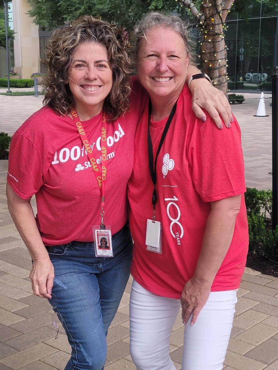 SF_citylink's tweet photo. #TGIF! It's the weekend, which is a great reason to smile! Our #StateFarm #citylink team would like to wish you all a happy weekend! Do you have any plans? Stay cool! #StateFarm100 #OurStateFarm https://t.co/c4F3DeiPVo