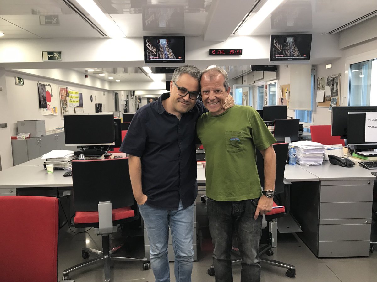 alfojea's tweet photo. #SeguiremosJuntos: @Casal afronta nuevos y trepidantes retos, la direccion de @Hora14 y aqui en @RadioMadrid le mandamos un fuerte abrazo. No hay despedida, no hay adios porque seguiremos juntos haciendo dia a dia esa pasion que tenemos: @La_Ser https://t.co/tiZTowRcEh