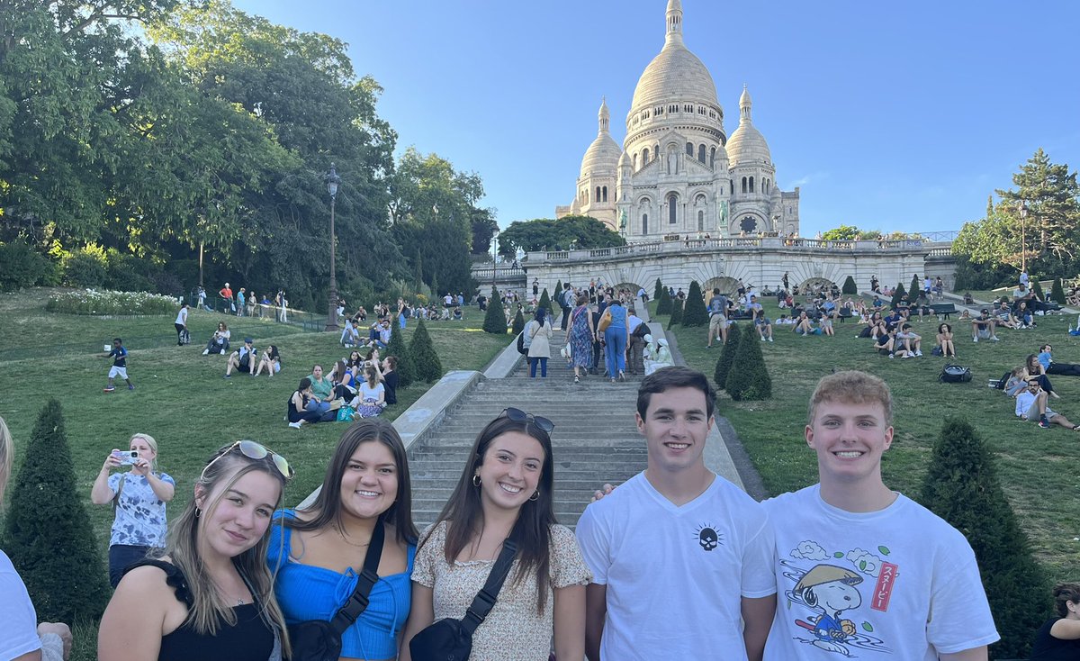 DBatVJA's tweet photo. Hello from Paris! https://t.co/rb6nxHFyzk